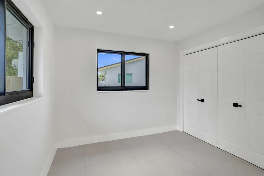 518 Linnet Circle Delray Beach FL 33444