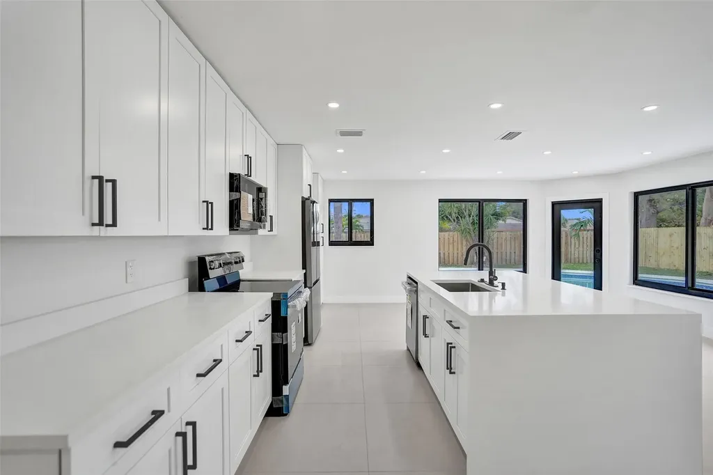 518 Linnet Circle Delray Beach FL 33444