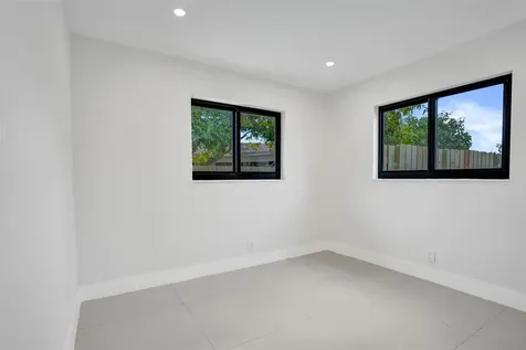 518 Linnet Circle Delray Beach FL 33444