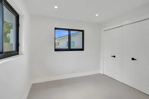 518 Linnet Circle Delray Beach FL 33444