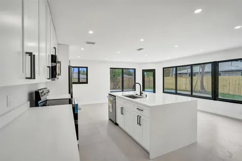 518 Linnet Circle Delray Beach FL 33444