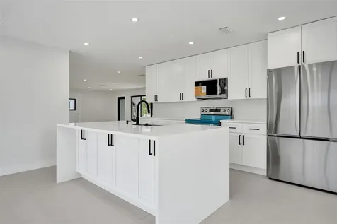 518 Linnet Circle Delray Beach FL 33444