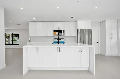 518 Linnet Circle Delray Beach FL 33444