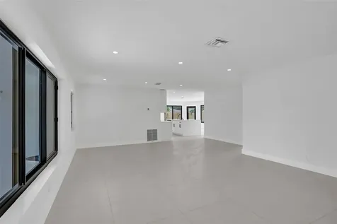 518 Linnet Circle Delray Beach FL 33444