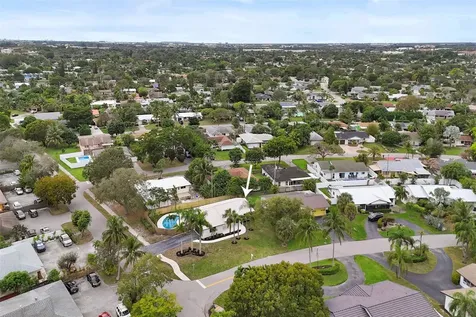 518 Linnet Circle Delray Beach FL 33444