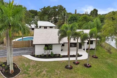 518 Linnet Circle Delray Beach FL 33444