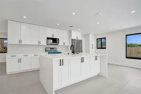 518 Linnet Circle Delray Beach FL 33444