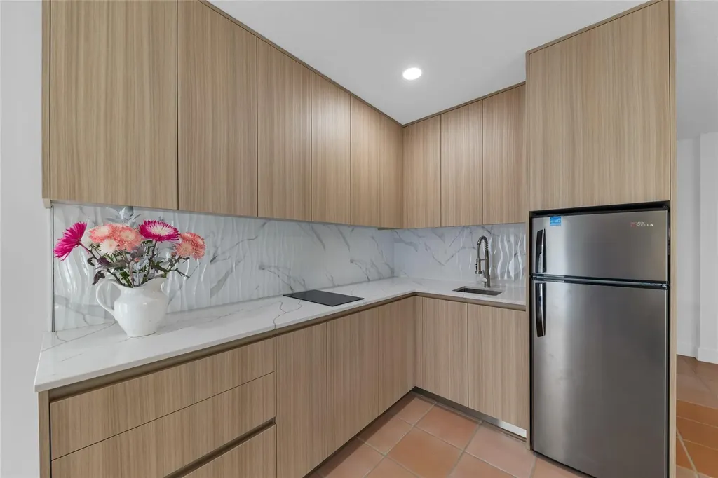 307 N Highland Drive Hollywood FL 33021