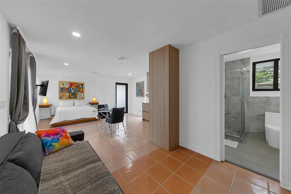 307 N Highland Drive Hollywood FL 33021