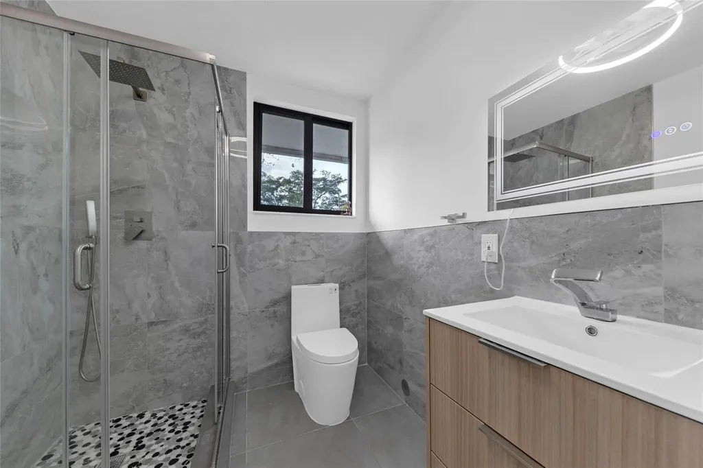 307 N Highland Drive Hollywood FL 33021