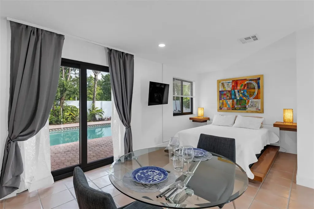 307 N Highland Drive Hollywood FL 33021
