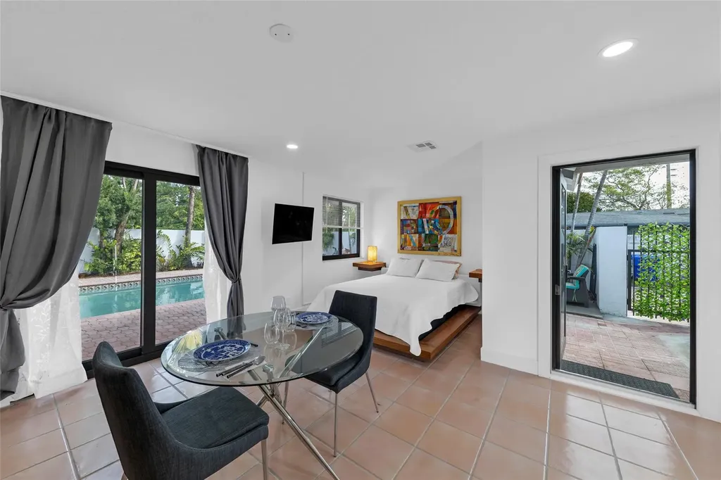 307 N Highland Drive Hollywood FL 33021