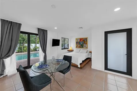 307 N Highland Drive Hollywood FL 33021