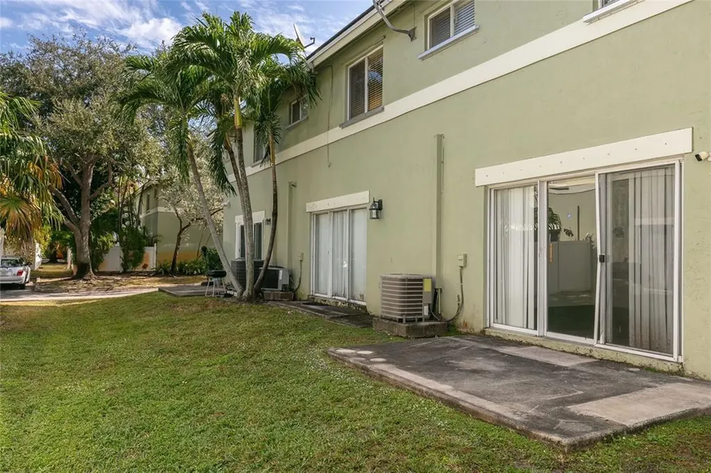 159 Hidden Court Road Hollywood FL 33023