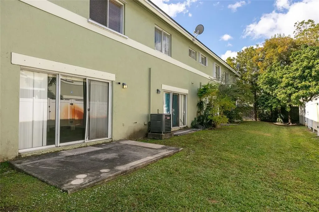 159 Hidden Court Road Hollywood FL 33023