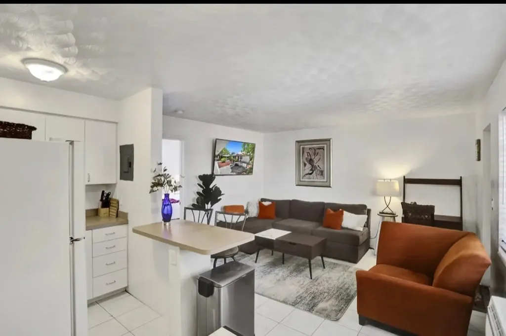 820 NE 16th Avenue Fort Lauderdale FL 33304
