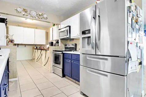 524 SW 72nd Avenue North Lauderdale FL 33068