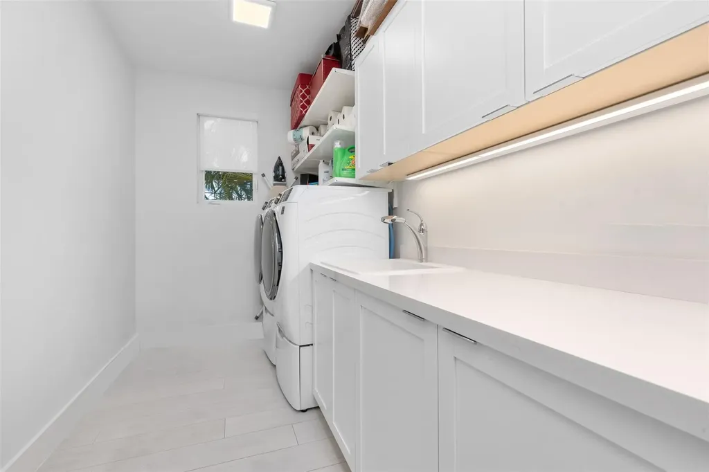 350 Desoto Street Hollywood FL 33019