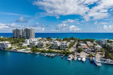 350 Desoto Street Hollywood FL 33019