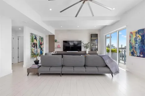 350 Desoto Street Hollywood FL 33019