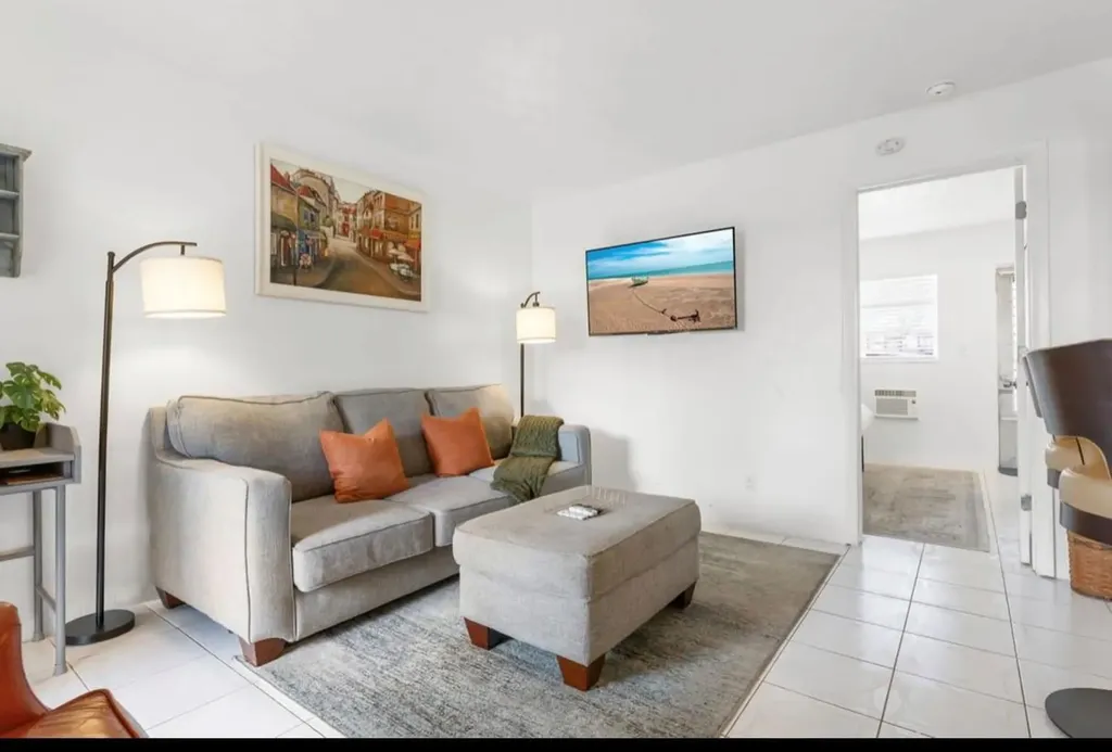 820 NE 16th Avenue Fort Lauderdale FL 33304