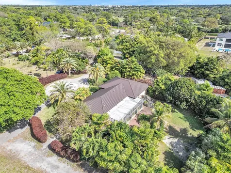 4000 NW 74th Street Coconut Creek FL 33073