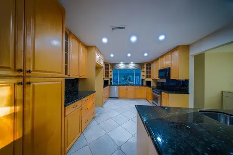 4000 NW 74th Street Coconut Creek FL 33073