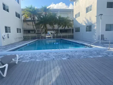 462 Golden Isle Drive Hallandale Beach FL 33009