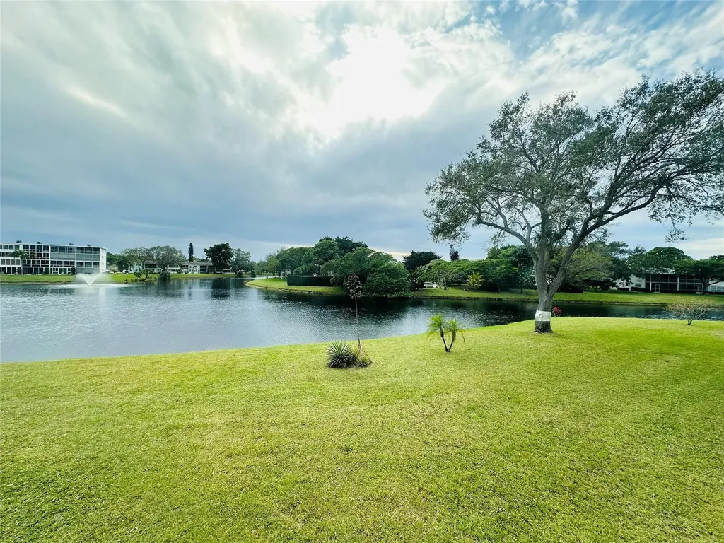 2007 Islewood D Deerfield Beach FL 33442