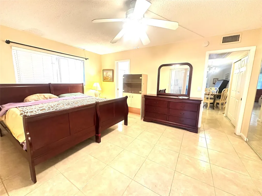 489 Tilford W Deerfield Beach FL 33442