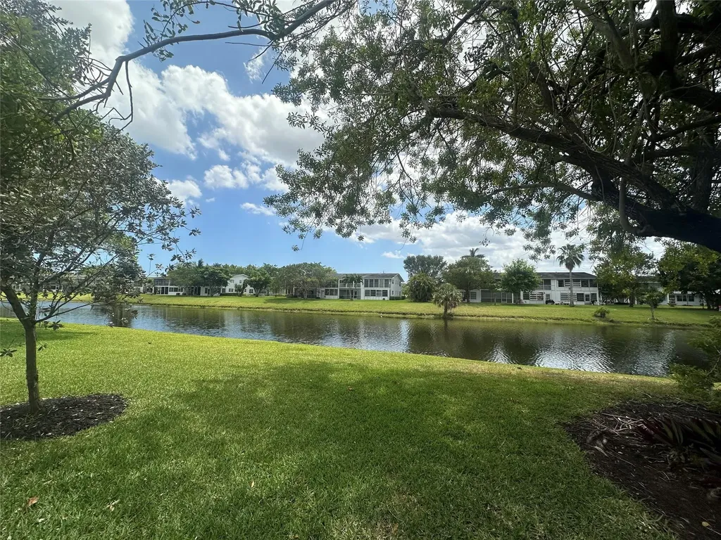 489 Tilford W Deerfield Beach FL 33442