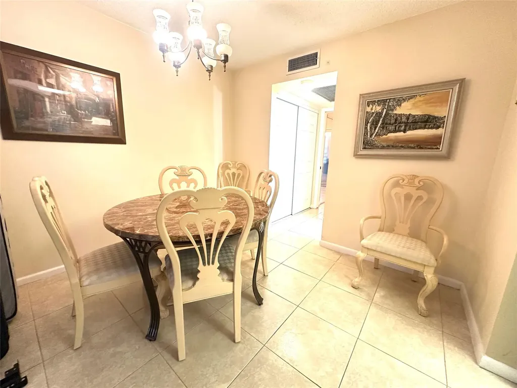 489 Tilford W Deerfield Beach FL 33442