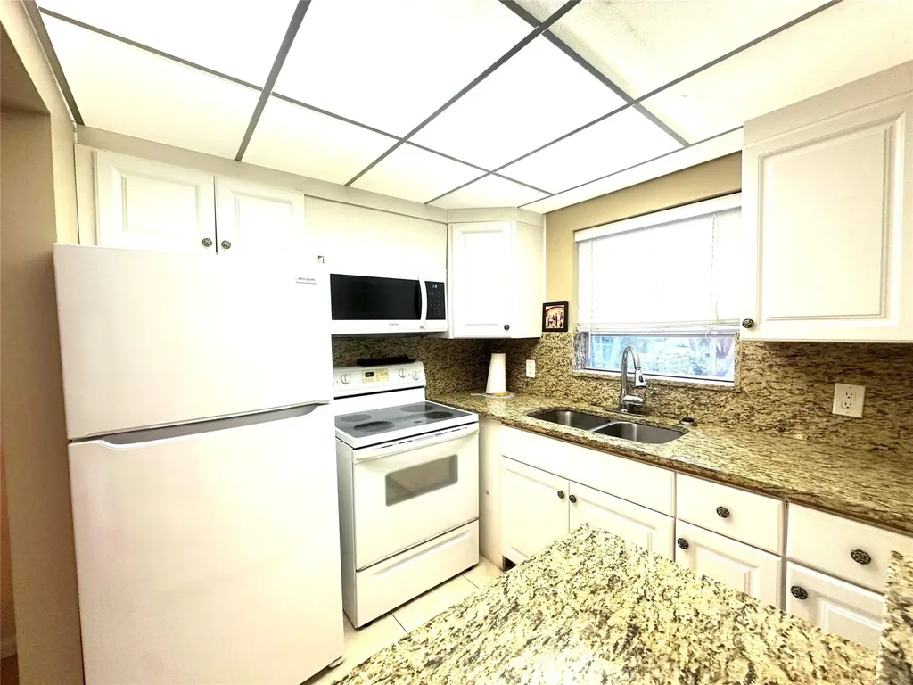 489 Tilford W Deerfield Beach FL 33442