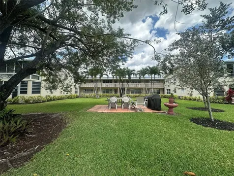 489 Tilford W Deerfield Beach FL 33442