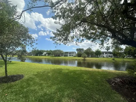 489 Tilford W Deerfield Beach FL 33442
