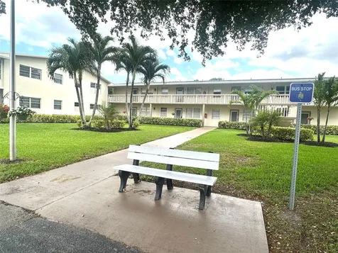 489 Tilford W Deerfield Beach FL 33442
