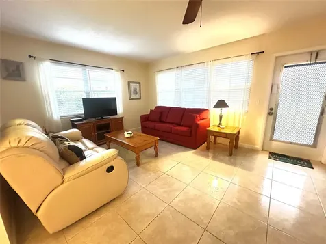 489 Tilford W Deerfield Beach FL 33442