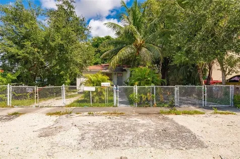 2621 NW 32nd Street Miami FL 33142