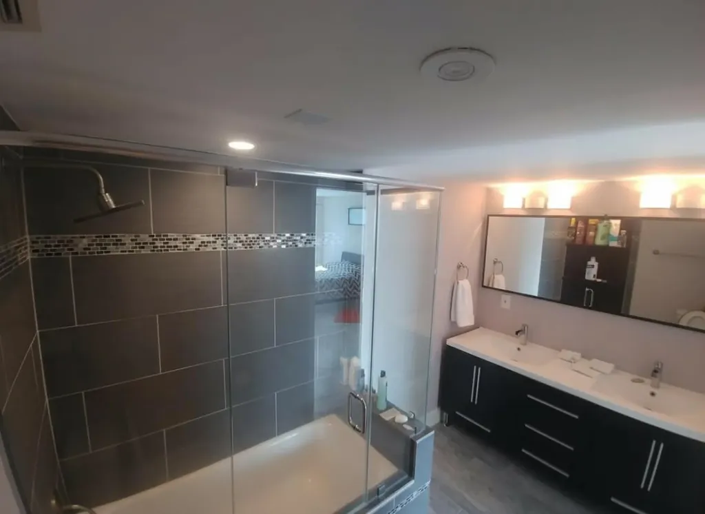 2655 Collins Avenue Miami Beach FL 33140