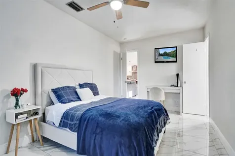 2400 NW 105th Terrace Coral Springs FL 33065