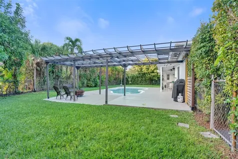 2400 NW 105th Terrace Coral Springs FL 33065