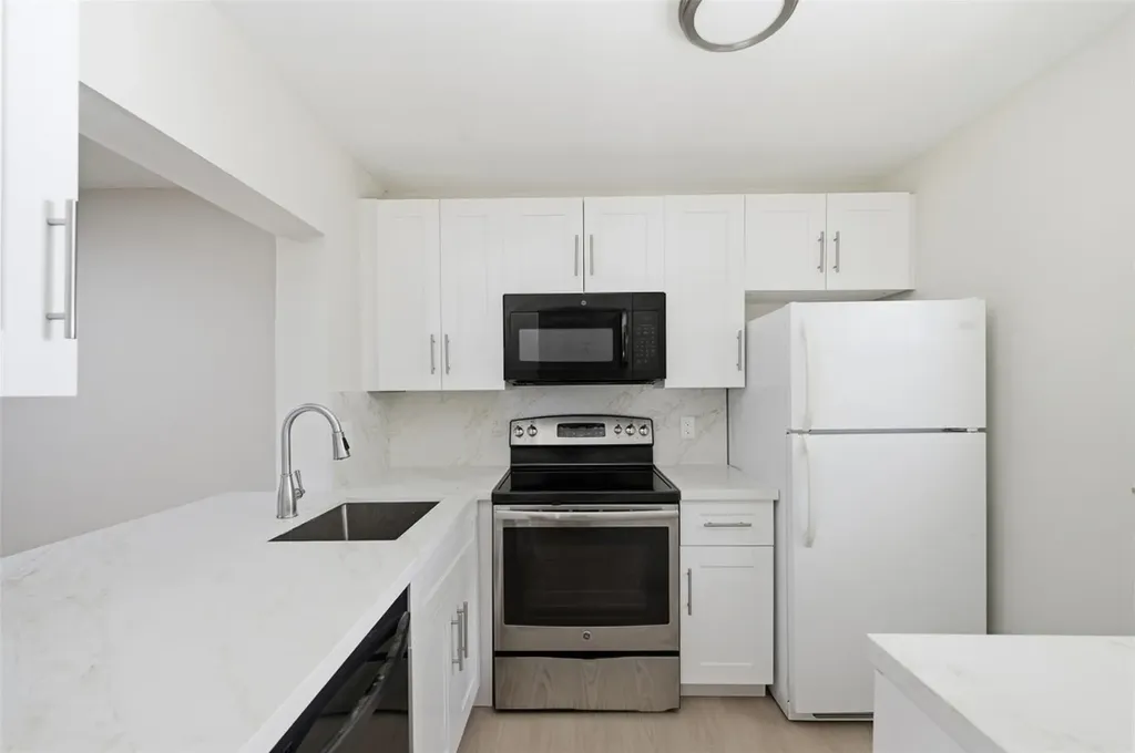 9430 Poinciana Place Davie FL 33324