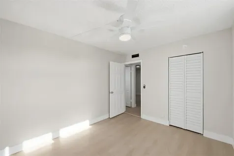 9430 Poinciana Place Davie FL 33324