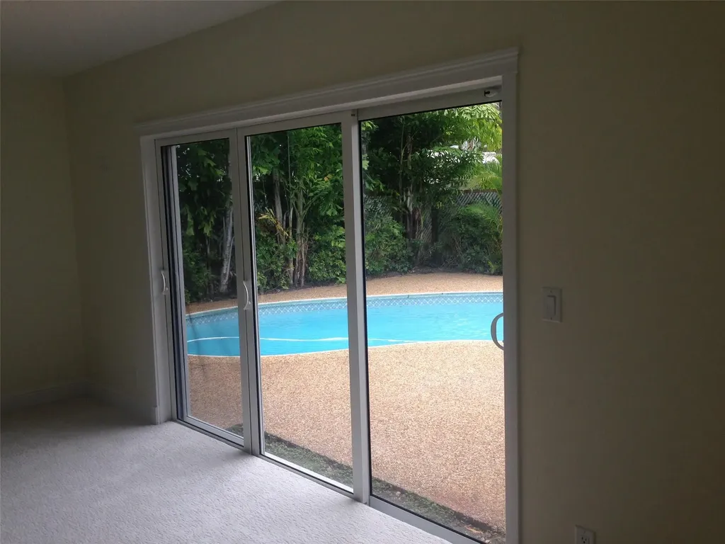 1318 SE 12th Way Fort Lauderdale FL 33316