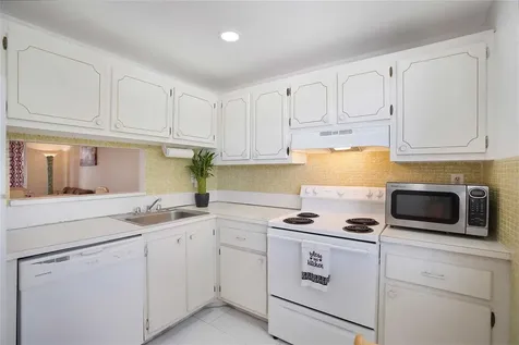 2650 NW 49th Avenue Lauderdale Lakes FL 33313