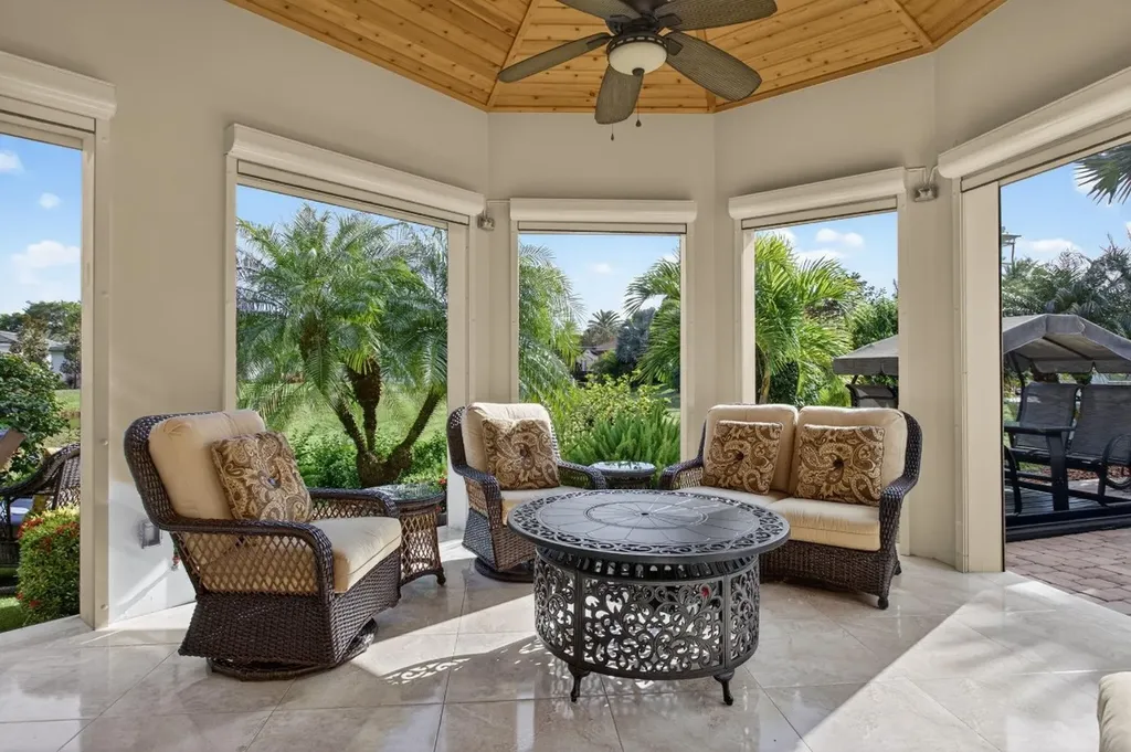 391 Sundial Circle Pompano Beach FL 33068