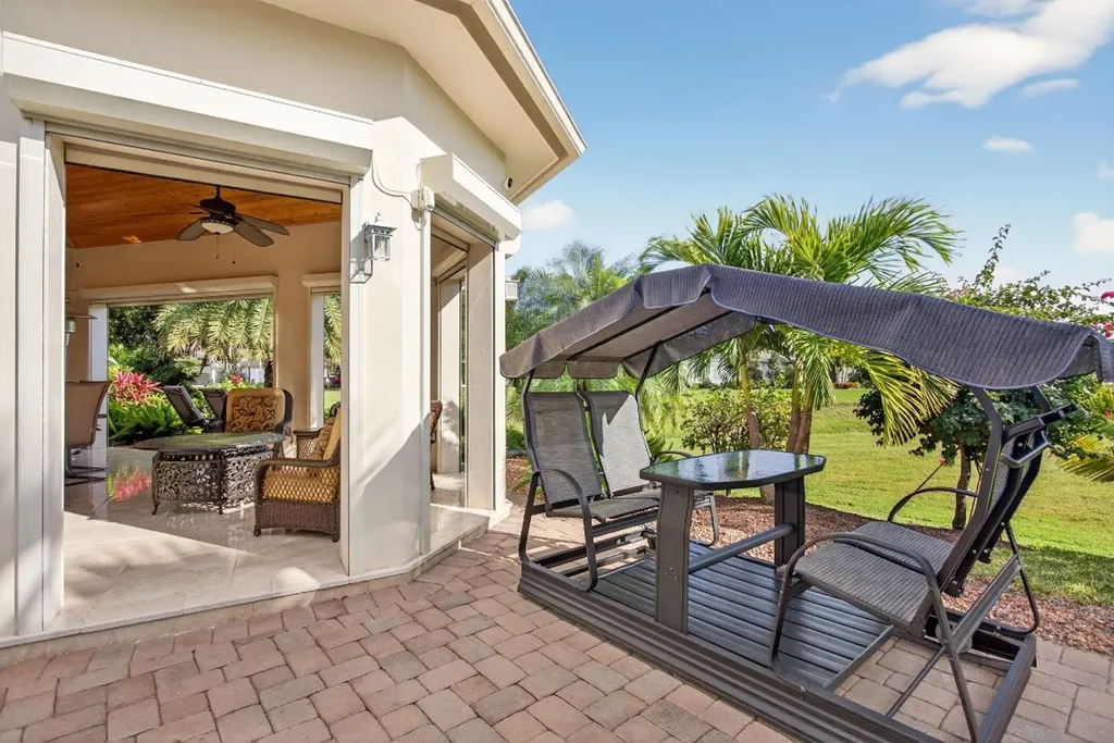 391 Sundial Circle Pompano Beach FL 33068