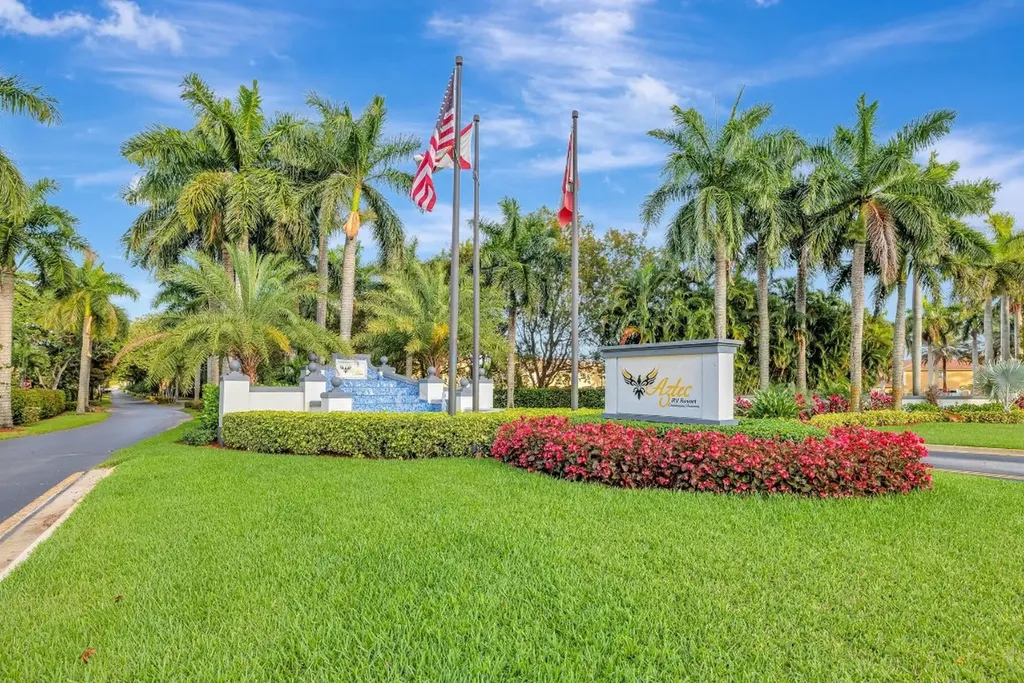 391 Sundial Circle Pompano Beach FL 33068