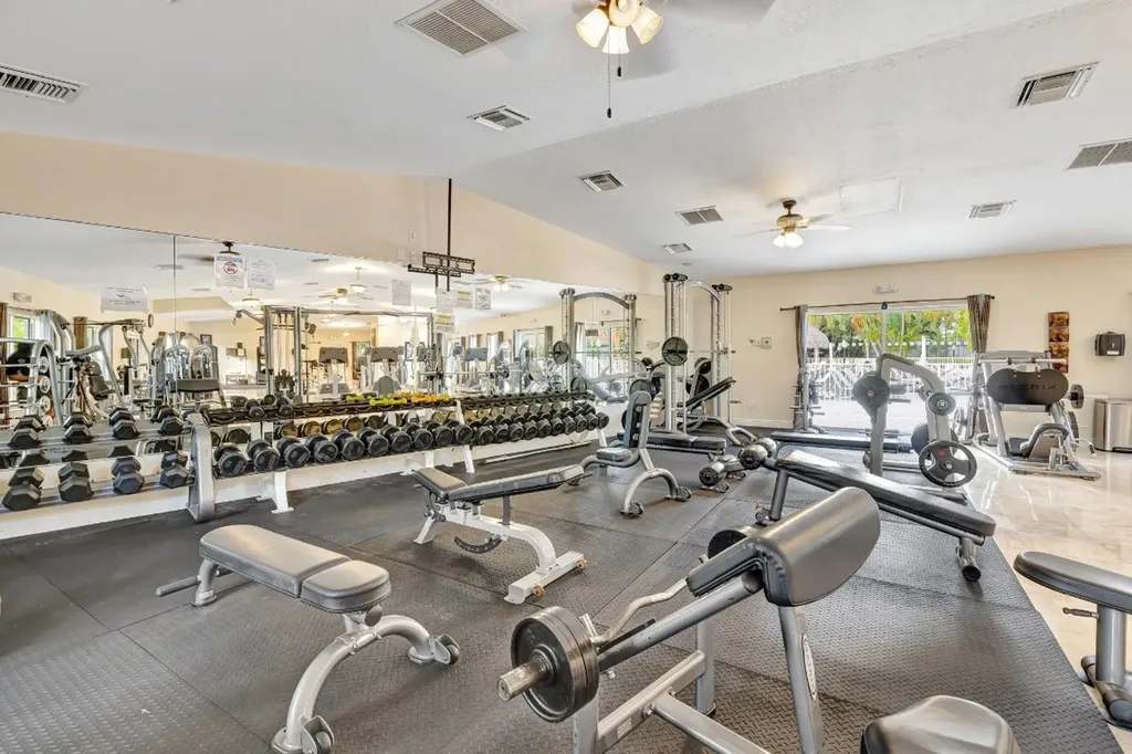 391 Sundial Circle Pompano Beach FL 33068