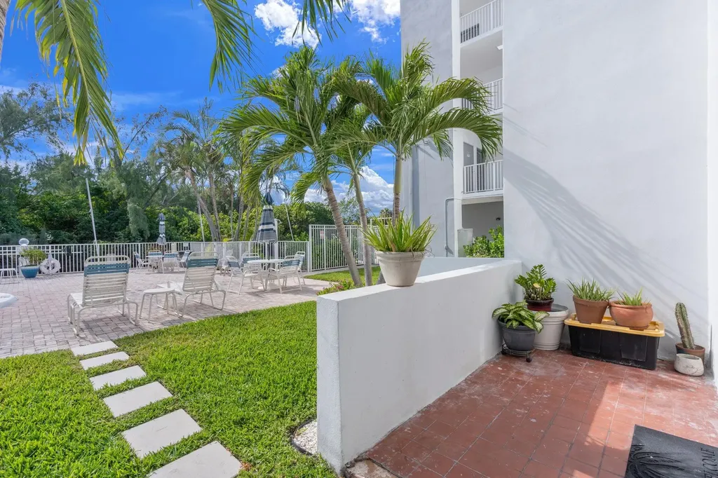 2860 NE 14th Street Causeway Pompano Beach FL 33062